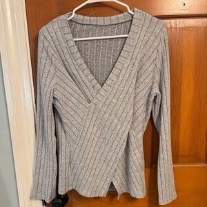 Chic Gray V-Neck Sweater